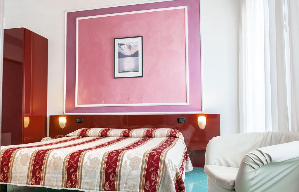 Hotel Annabelle Иския Екстериор снимка