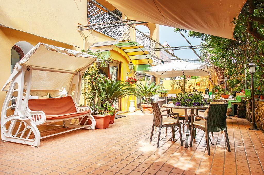 Hotel Annabelle Иския Екстериор снимка