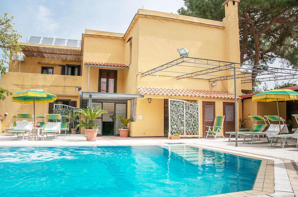 Hotel Annabelle Иския Екстериор снимка