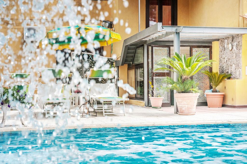 Hotel Annabelle Иския Екстериор снимка