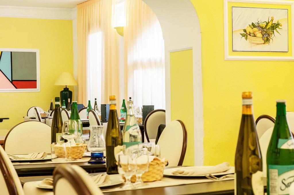 Hotel Annabelle Иския Екстериор снимка