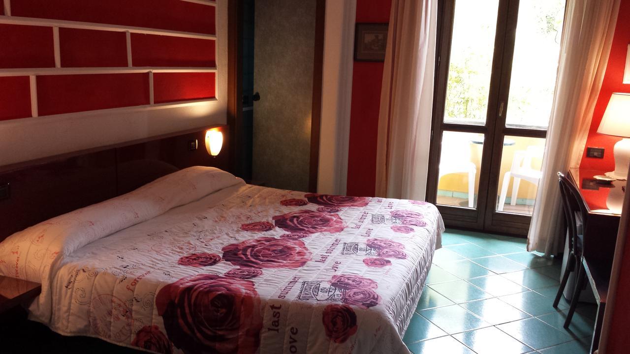 Hotel Annabelle Иския Екстериор снимка