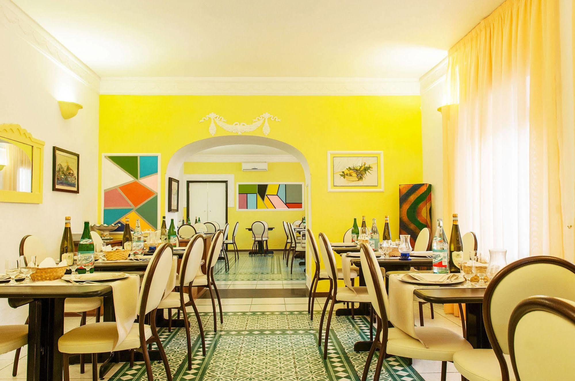 Hotel Annabelle Иския Екстериор снимка