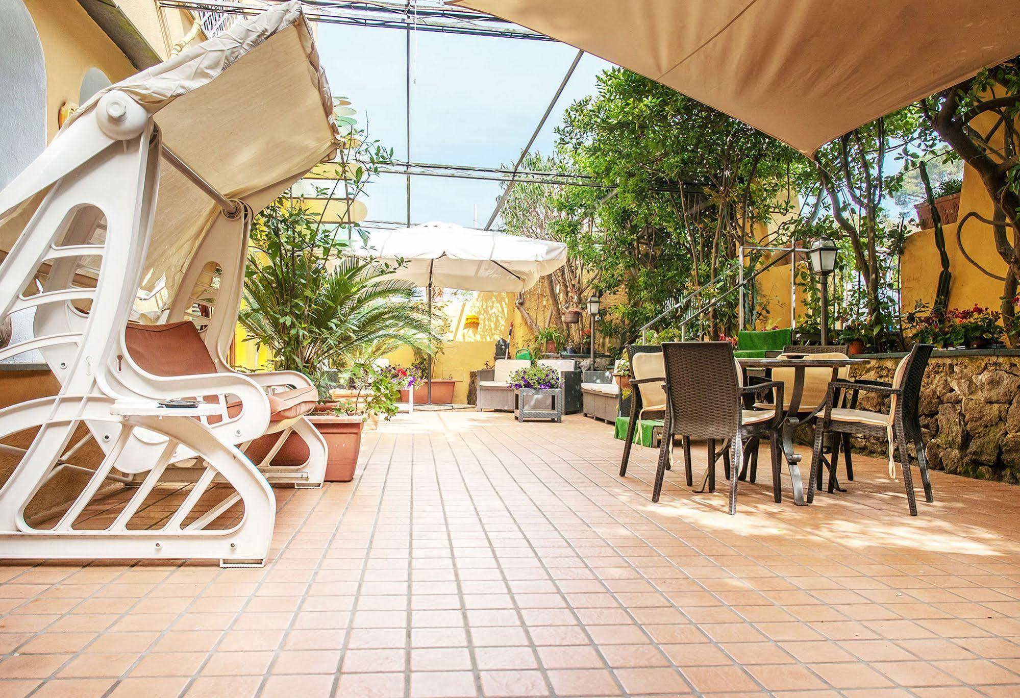 Hotel Annabelle Иския Екстериор снимка
