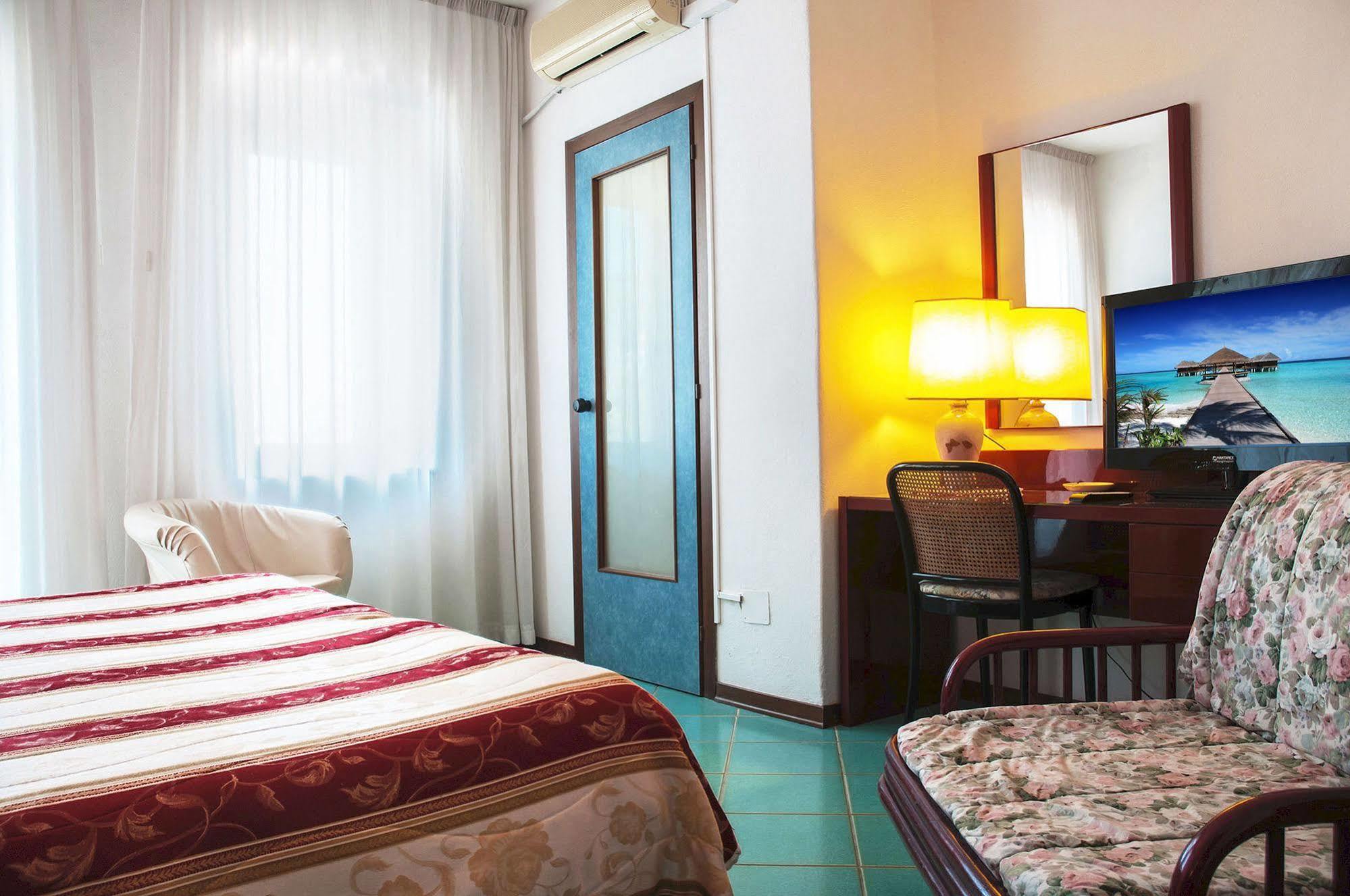Hotel Annabelle Иския Екстериор снимка